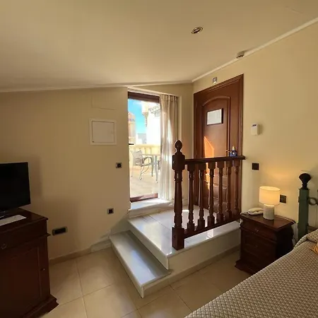 Hotel Kazar 4*