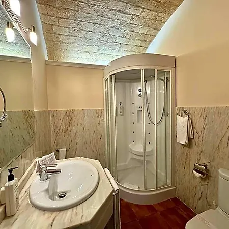 Kazar Hotel